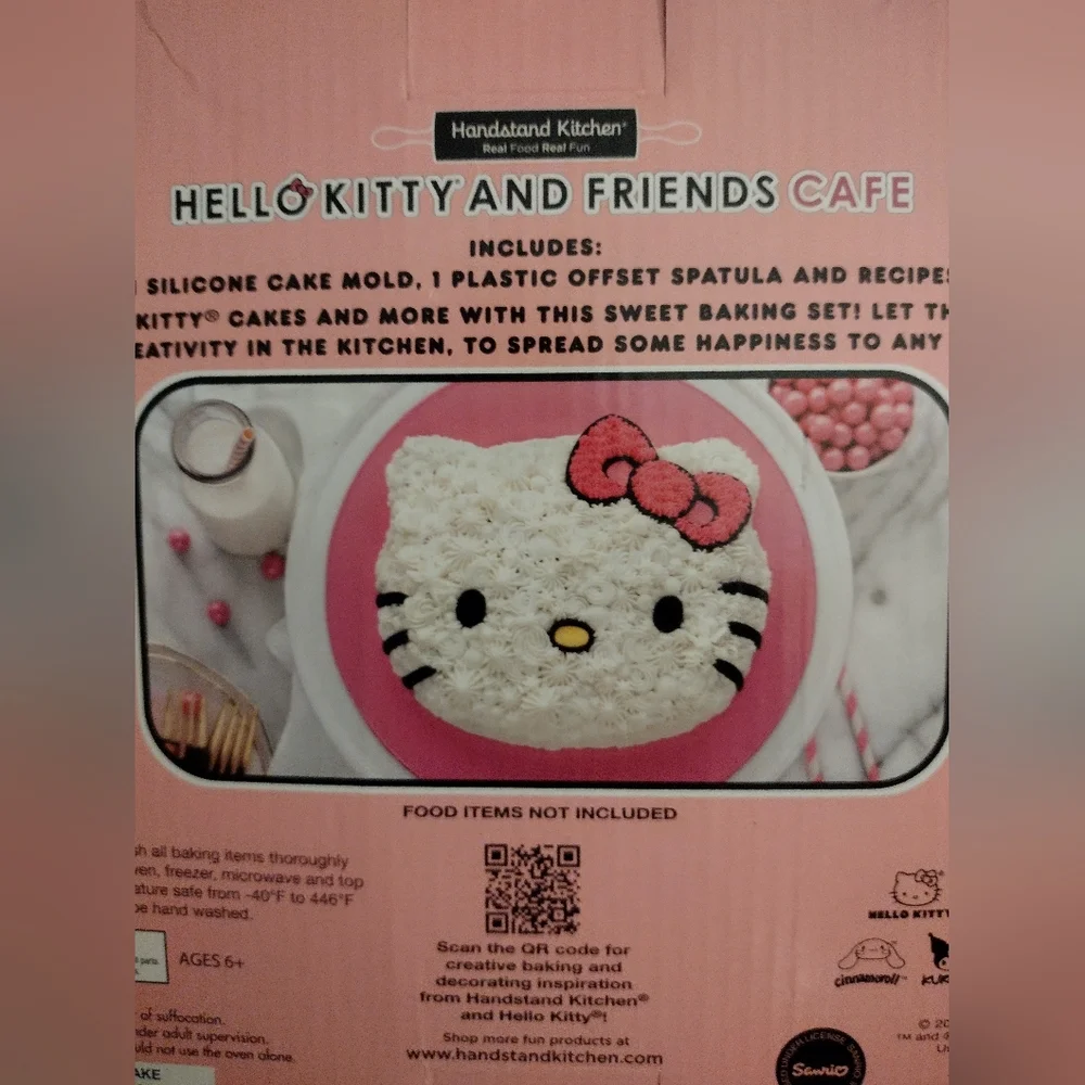 Hello Kitty and Friends Cafe Cake Baking Set